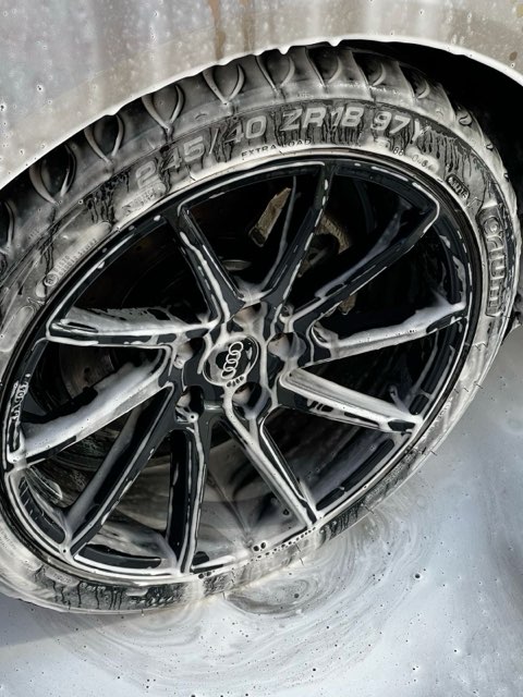 Detailing service image